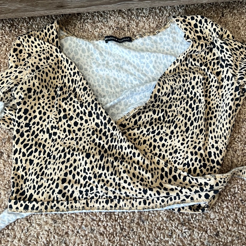 tie around shirt